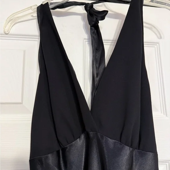 Jones Wear Elegant Black Halter Cocktail Dress - Size 16 - Picture 4 of 9